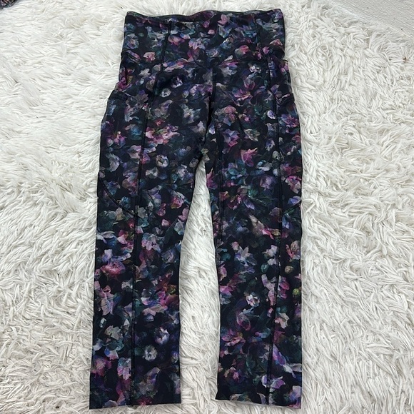 Lululemon Fast and Free Crop II 19" *Non-Reflective Activate Floral Multi - Picture 1 of 6